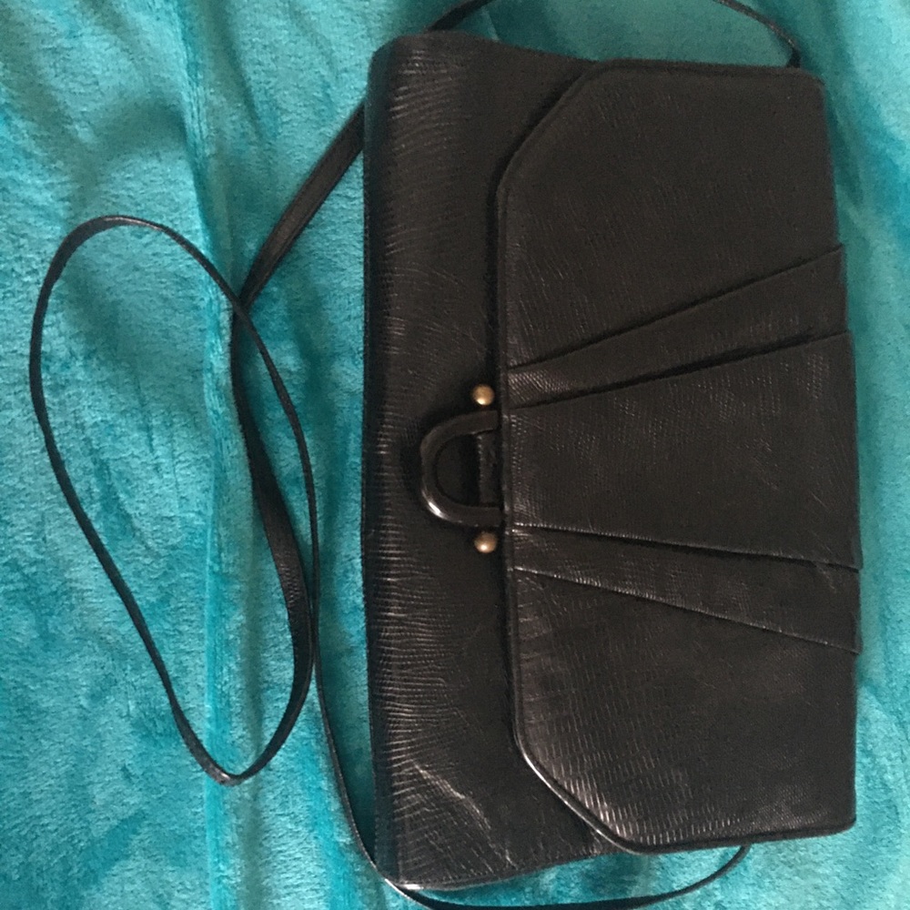 Sharif Crossbody